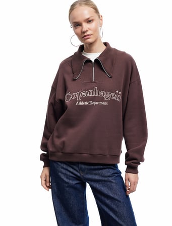 Şardonlu Uzun Kollu Yarım Fermuarlı Yaka Baskılı Oversize Sweatshirt