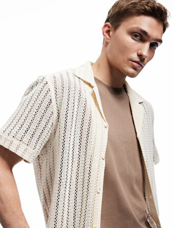 Devrik Yaka Pamuklu Regular Fit Ajurlu Kısa Kollu Gömlek