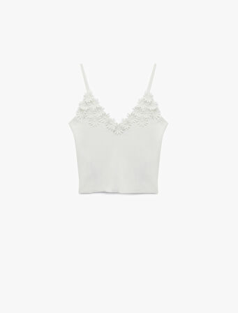 Çiçekli Aplike Detaylı İnce Askılı Triko Bluz