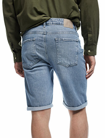 Düğmeli Pamuklu Katlamalı Paça Slim Fit Denim Şort