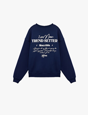 Şardonlu Uzun Kollu Rahat Kesim Bisiklet Yaka Yıldız Dikiş Detaylı Baskılı Sweatshirt