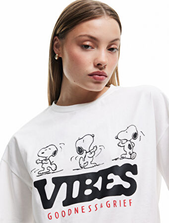 Snoopy Lisanslı Bisiklet Yaka Kısa Kollu Arkası Baskılı Oversize Tişört