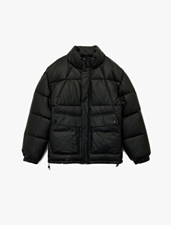 Regular Fit Kapaklı Cep Detaylı Fermuarlı Uzun Kollu Dik Yaka Kışlık Şişme Mont