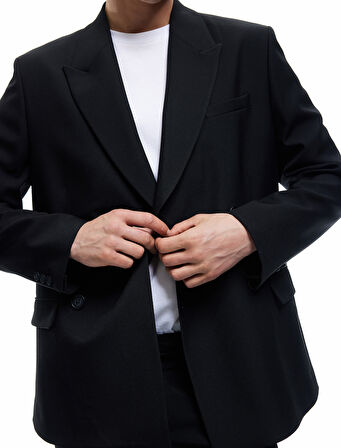 Kırlangıç Yaka Kapaklı Cepli Düğmeli Uzun Kollu Blazer Ceket