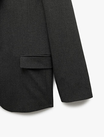 Uzun Kollu Viskon Karışımlı Düğmeli Mono Yaka Blazer Ceket