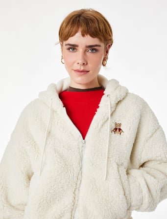 Ayıcık Nakışlı Kapüşonlu Cepli Fermuarlı Crop Peluş Ceket