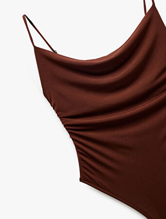 Degaje Yaka Slim Fit Drapeli Askılı Çıtçıtlı Body