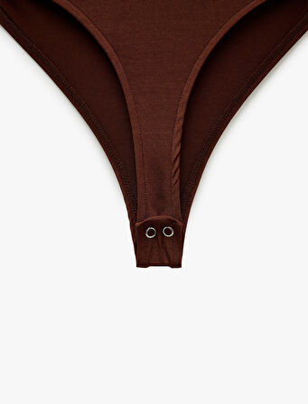 Degaje Yaka Slim Fit Drapeli Askılı Çıtçıtlı Body