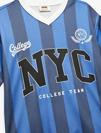 V Yaka Kısa Kollu Baskılı Forma Tişört