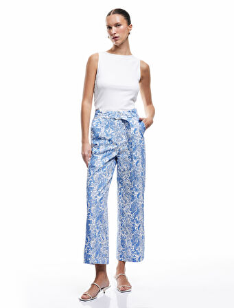 Pamuklu Astarlı Cepli Kemer Detaylı Fistolu Çiçekli Geniş Paça Pantolon