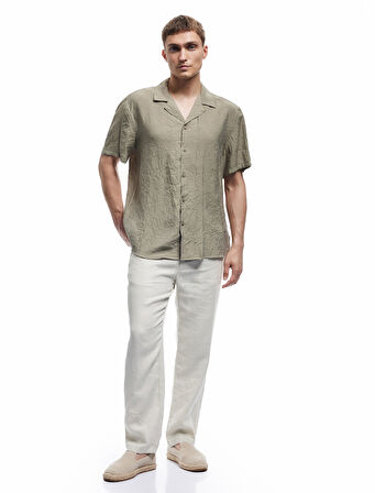 Modal Kumaş Regular Fit Kısa Kollu Dokulu Devrik Yaka Gömlek