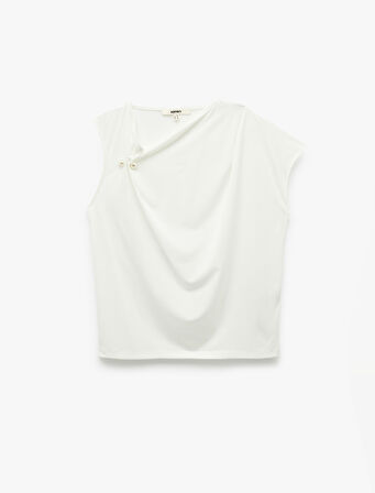 Sandy Kumaş İnci Detaylı Asimetrik Degaje Yaka Kolsuz Bluz