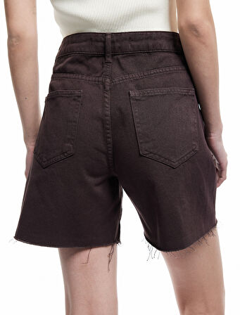 Pamuklu Kesik Paça Asimetrik Düğmeli Mini Şort