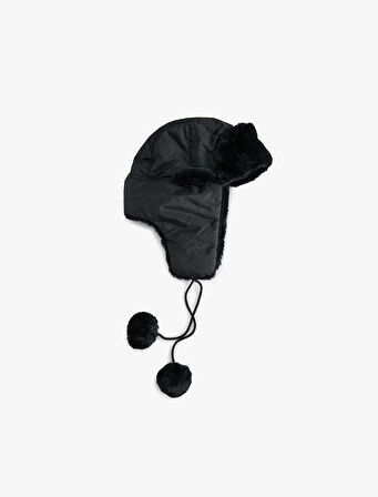 Ponpon Detaylı Peluş Pilot Şapka