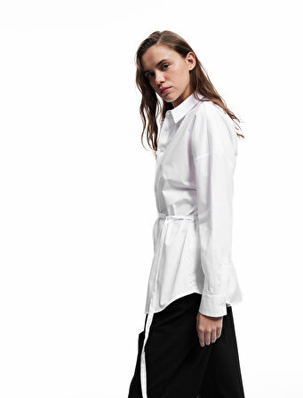 Pamuklu Klasik Yaka Kemer Detaylı Uzun Kollu Poplin Gömlek