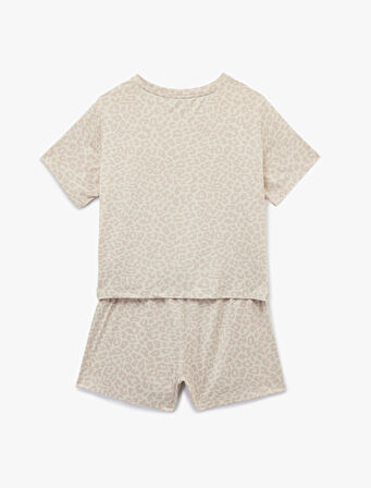 Kısa Kollu Bisiklet Yaka Leopar Desenli Şortlu Pijama Takımı