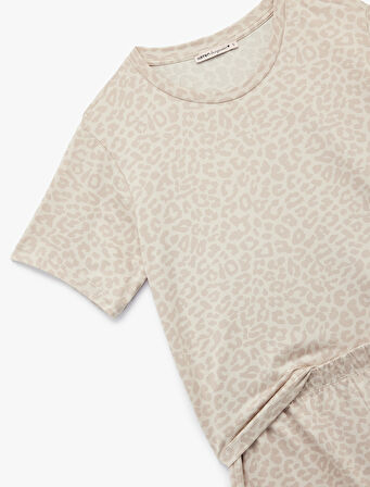 Kısa Kollu Bisiklet Yaka Leopar Desenli Şortlu Pijama Takımı