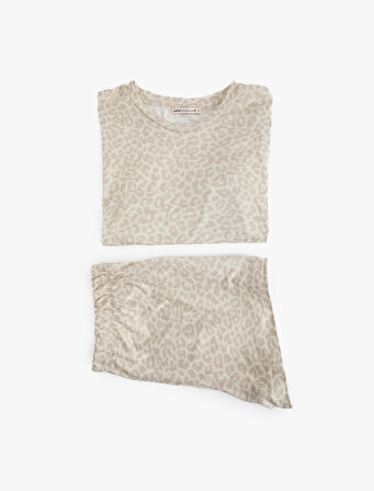 Kısa Kollu Bisiklet Yaka Leopar Desenli Şortlu Pijama Takımı