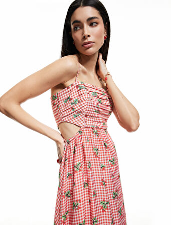 Viskon Astarlı Pencere Detaylı Pötikareli Çilek Baskılı İnce Askılı Elbise