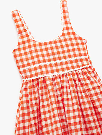 Viskon Karışımlı Yuvarlak Yaka Ekoseli Askılı Elbise