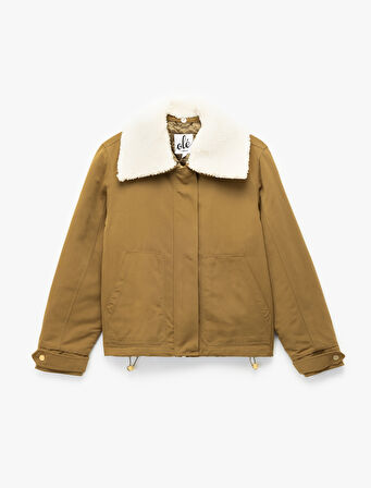 Uzun Kollu Fermuarlı Cep Detaylı Peluş Yaka  Ceket