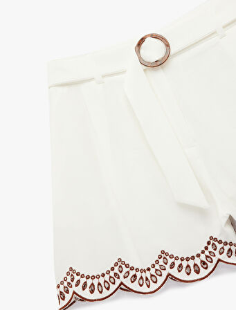 Koton X Melis Ağazat - Keten Karışımlı Kemerli Brodeli Mini Şort