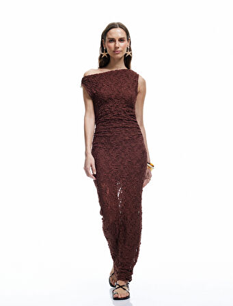 Koton X Melis Ağazat - Kolsuz Slim Fit Drapeli Aksesuarlı Asimetrik Kayık Yaka Uzun Dantel Elbise