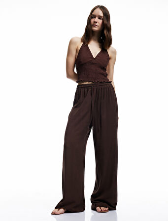 Viskon Halter Yaka Boyundan Bağlamalı Kolsuz Gipeli Crop Bluz