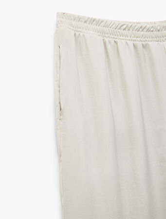 Oversize Cep Detaylı Beli Lastikli Pantolon