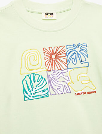 Pamuklu Nakış Detaylı Kısa Kollu Bisiklet Yaka Tişört