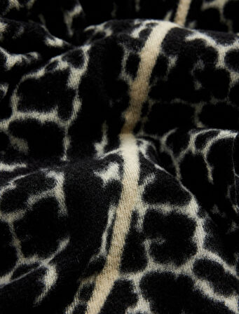 Leopar Desenli Uzun Atkı