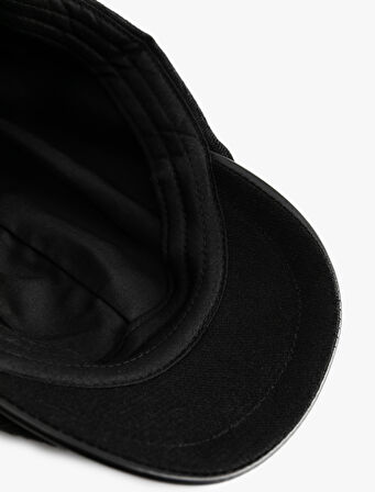 Kumaş Detaylı Kasket Şapka