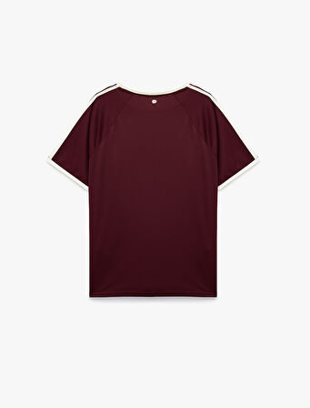 Rahat Kesim Kısa Kollu Biyeli Bisiklet Yaka Baskılı Spor Tişört