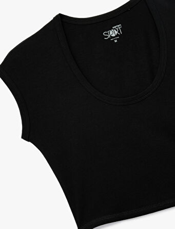 U Yaka Kısa Kollu Pamuklu Slim Fit Spor Tişört