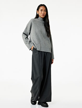 Dik Yaka Uzun Kollu Triko Kazak