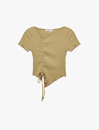 Asimetrik Kesim Büzgülü Bisiklet Yaka Kısa Kollu Bluz