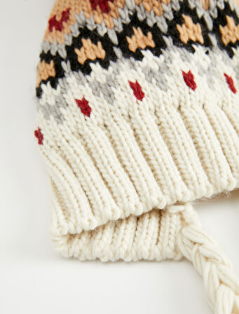 Ponponlu Kış Temalı Püskül Detaylı Çok Renkli Bere