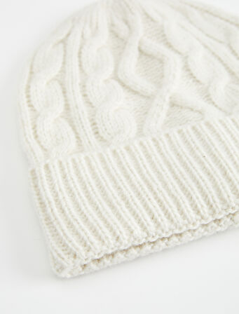 Katlama Detaylı Saç Örgü Dokulu Triko Bere