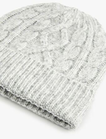 Katlama Detaylı Saç Örgü Dokulu Triko Bere