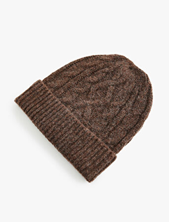 Katlama Detaylı Saç Örgü Dokulu Triko Bere