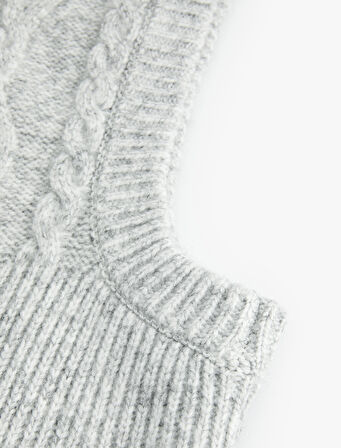 Saç Örgü Dokulu Balaklava Bere