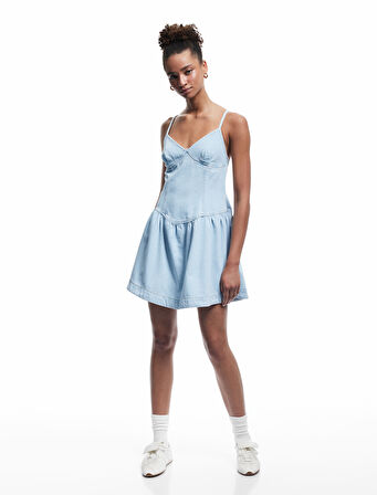 Volanlı V Yaka Çapraz İp Askılı Mini Denim Elbise