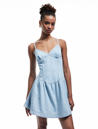 Volanlı V Yaka Çapraz İp Askılı Mini Denim Elbise