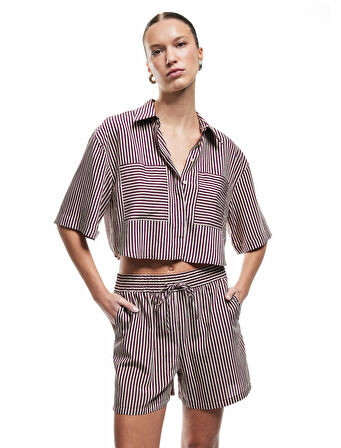 Viskon Kumaş Klasik Yaka Cepli Kısa Kollu Crop Oversize Gömlek
