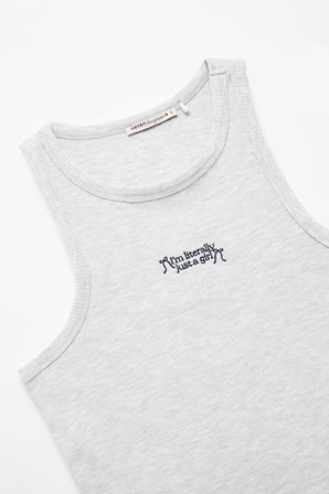 Slim Fit Nakış Detaylı Crop Halter Yaka Atlet Pijama Üstü