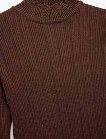 Fırfır Detaylı Dik Yaka Uzun Kollu Triko Kazak