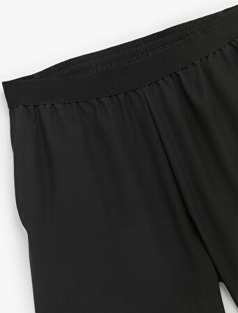 Beli Lastikli Kemer Detaylı Cepli Basic Spor Şort