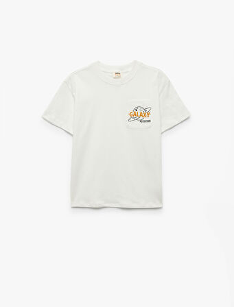 Pamuklu Cep Detaylı Baskılı Bisiklet Yaka Kısa Kollu Tişört