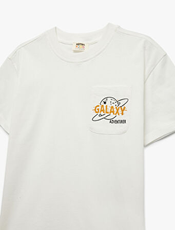 Pamuklu Cep Detaylı Baskılı Bisiklet Yaka Kısa Kollu Tişört