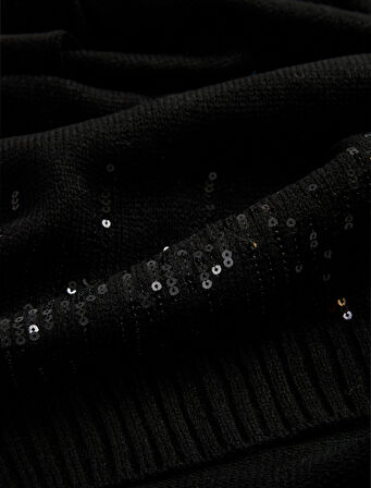 Pul Detaylı Uzun Triko Atkı